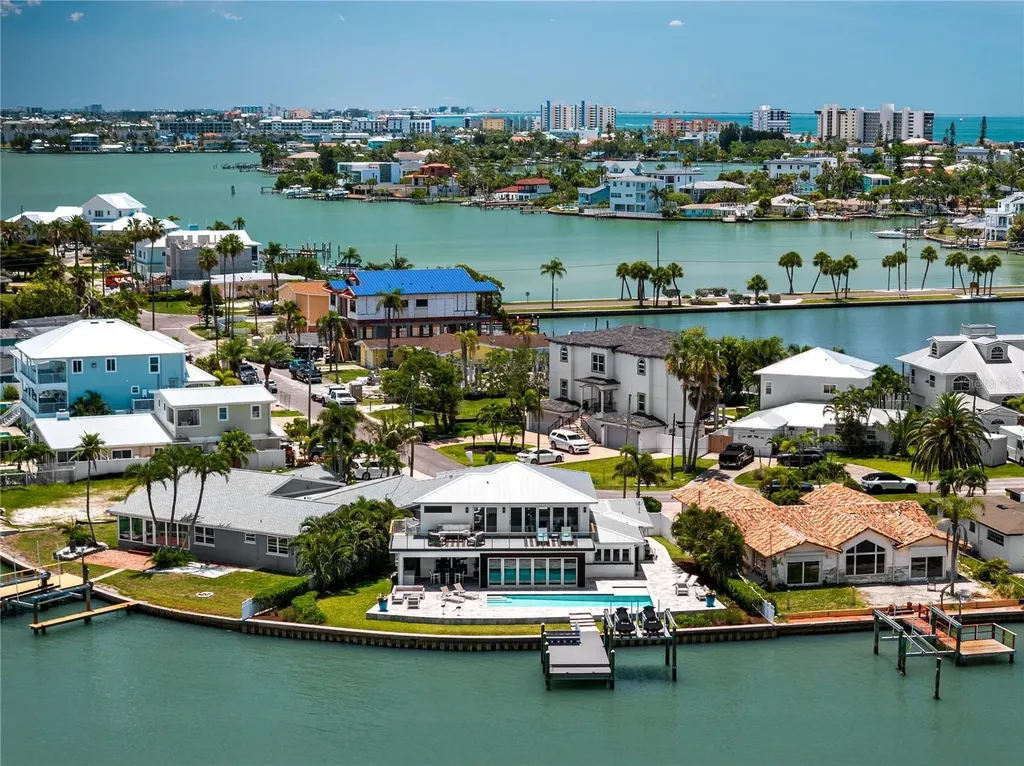 16117 4th Street E Redington Beach FL 33708