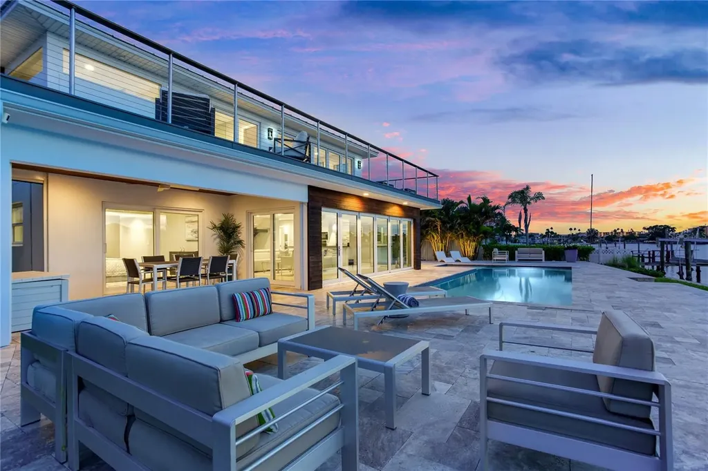 16117 4th Street E Redington Beach FL 33708