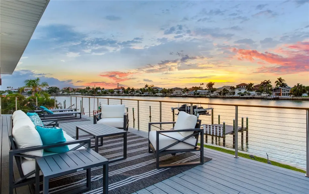 16117 4th Street E Redington Beach FL 33708