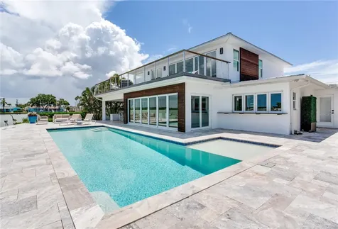 16117 4th Street E Redington Beach FL 33708
