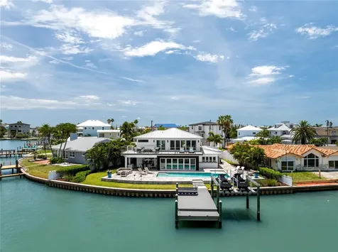 16117 4th Street E Redington Beach FL 33708