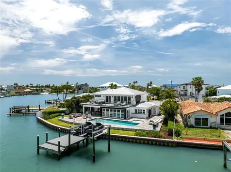 16117 4th Street E Redington Beach FL 33708