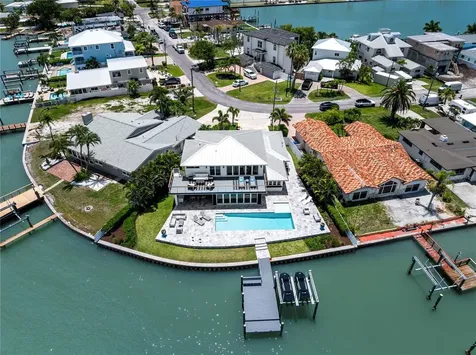 16117 4th Street E Redington Beach FL 33708