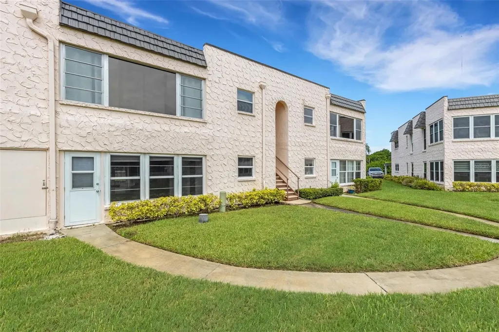 114 Fernwood Circle Seminole FL 33777