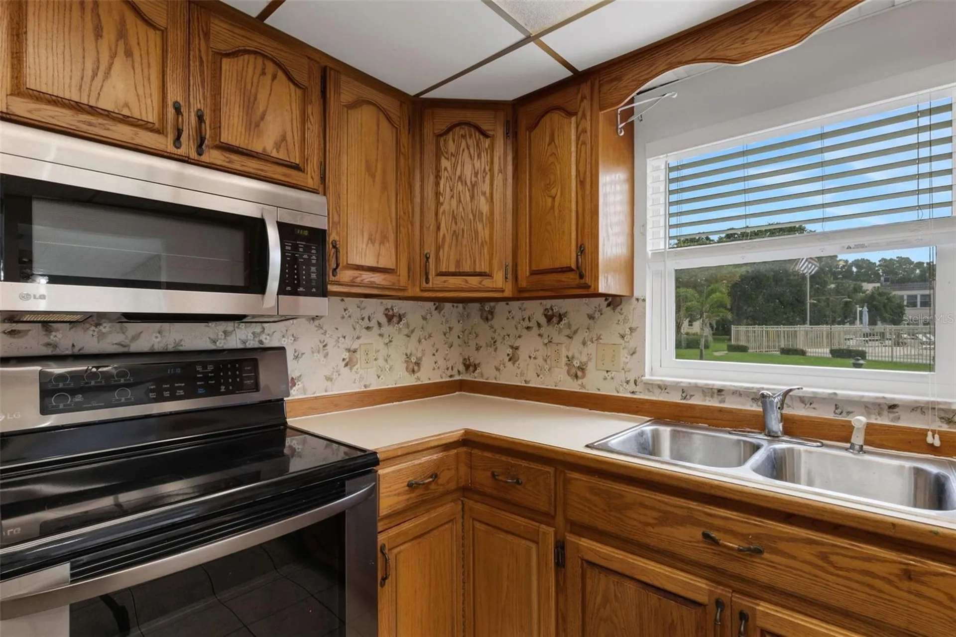 114 Fernwood Circle Seminole FL 33777