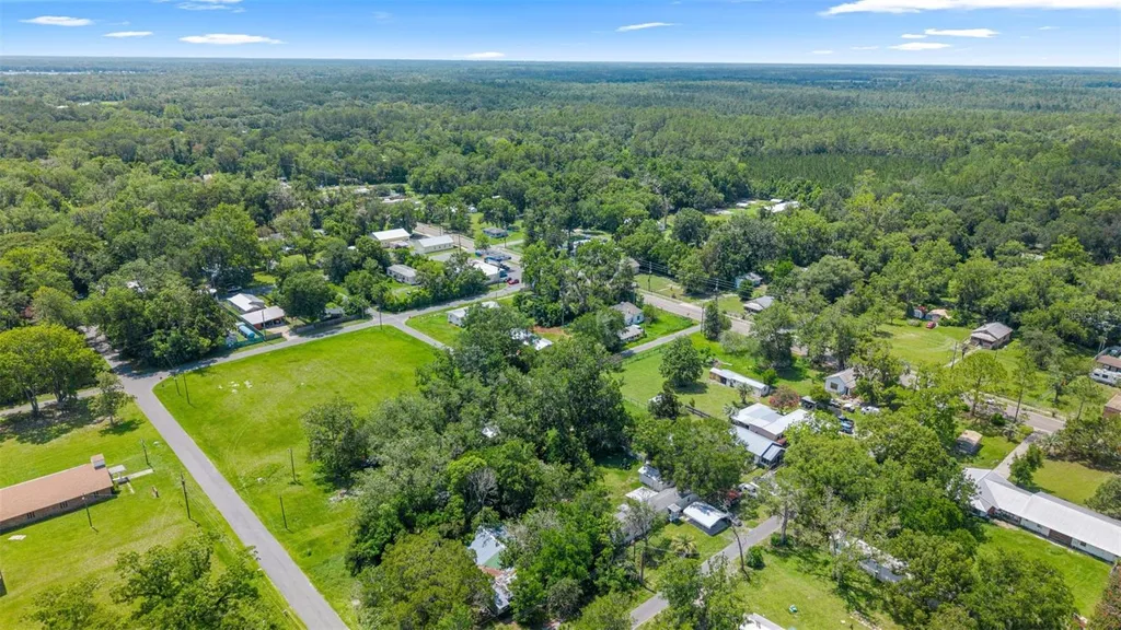5698 Navarre Avenue Hampton FL 32044