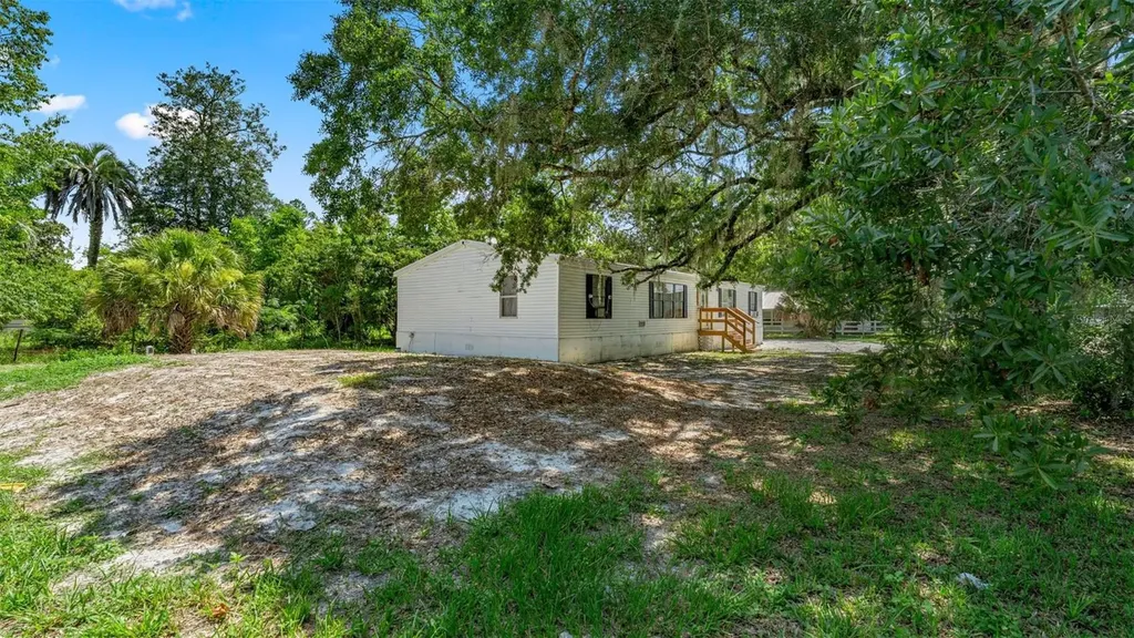 10530 Prospect Avenue Hampton FL 32044