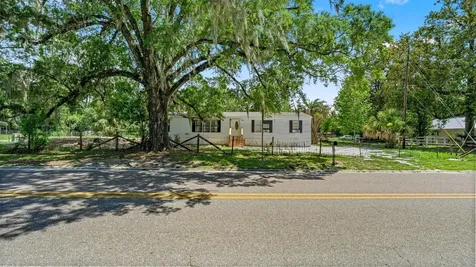 10530 Prospect Avenue Hampton FL 32044