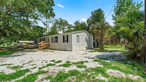 10530 Prospect Avenue Hampton FL 32044