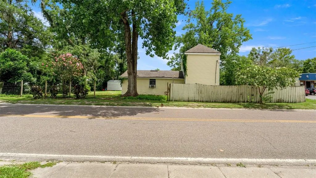 10107 S Division Avenue Hampton FL 32044