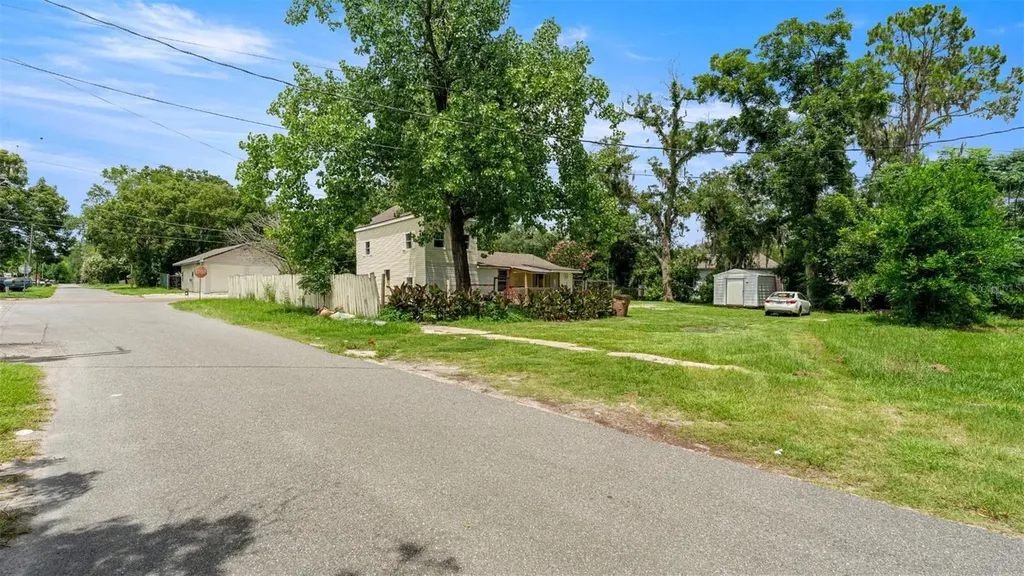 10107 S Division Avenue Hampton FL 32044