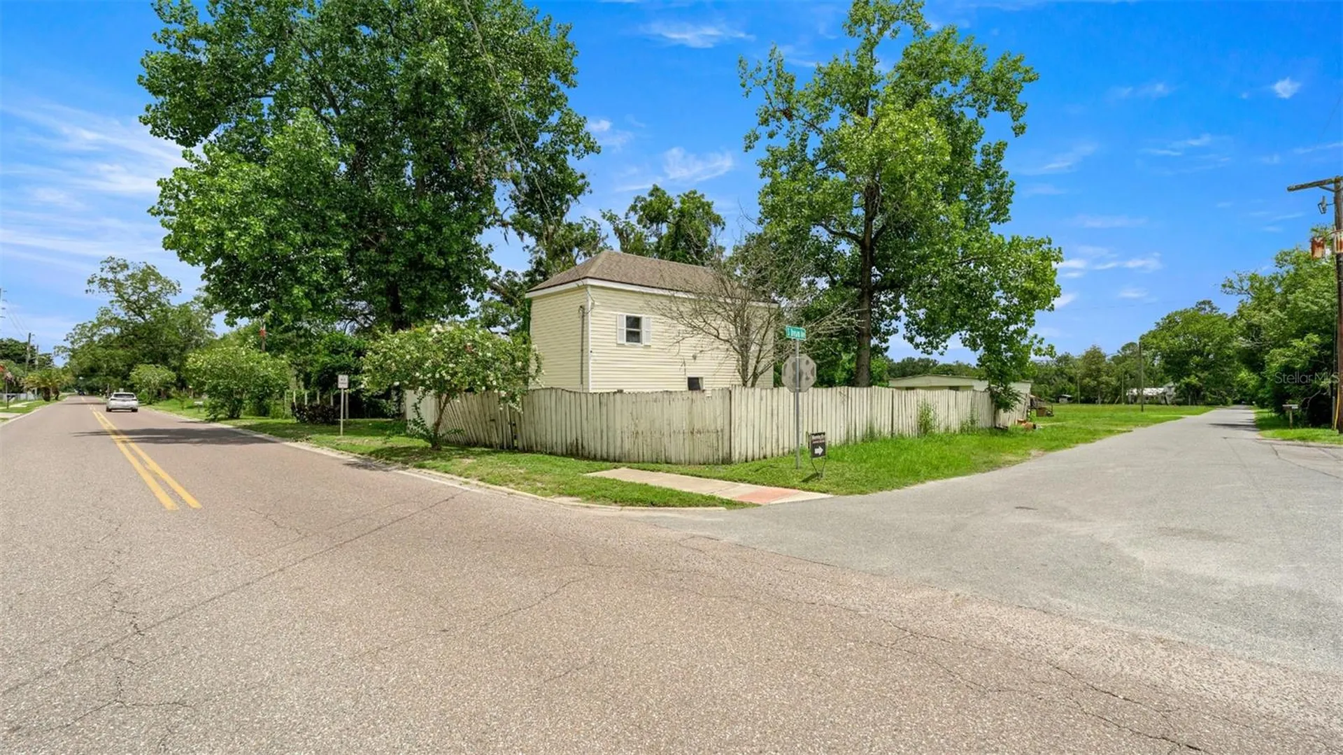 10107 S Division Avenue Hampton FL 32044