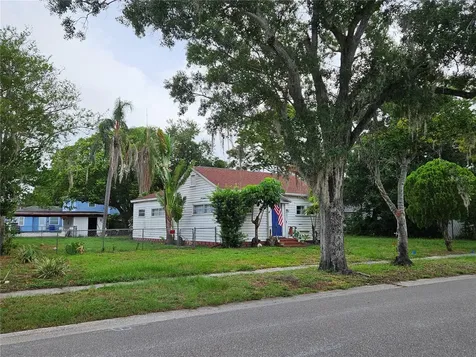 4605 8th Avenue N St Petersburg FL 33713