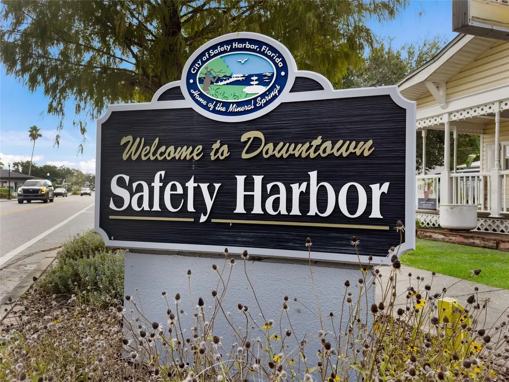 645 Pine Street Safety Harbor FL 34695