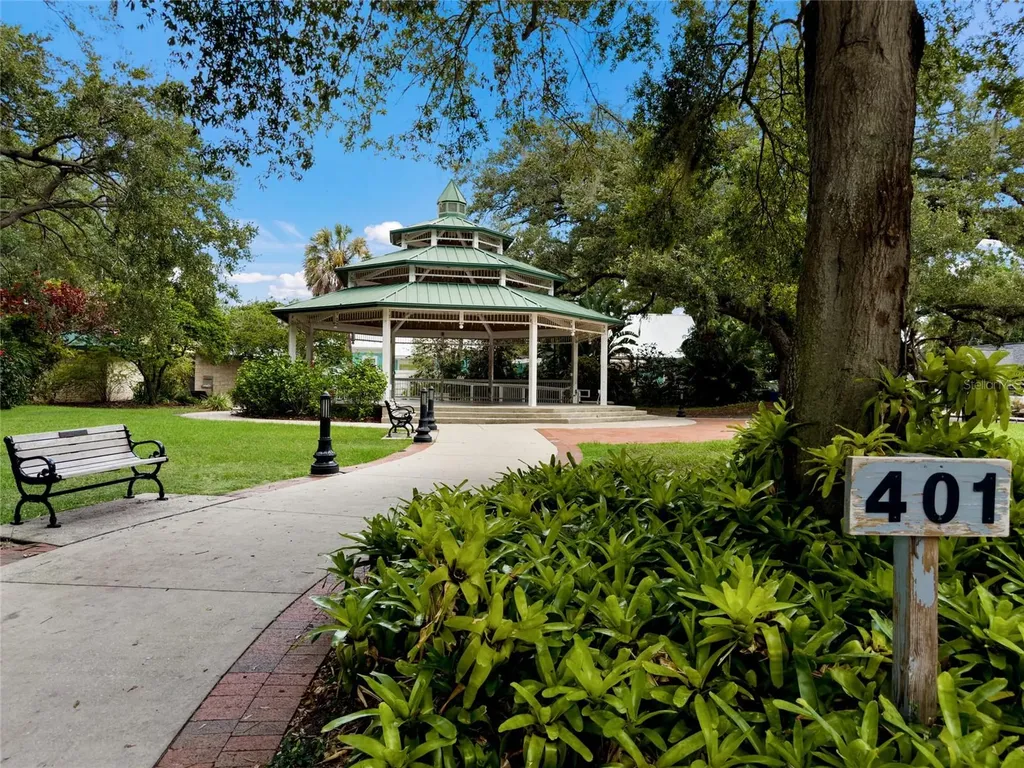 645 Pine Street Safety Harbor FL 34695