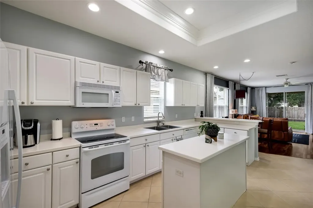 645 Pine Street Safety Harbor FL 34695