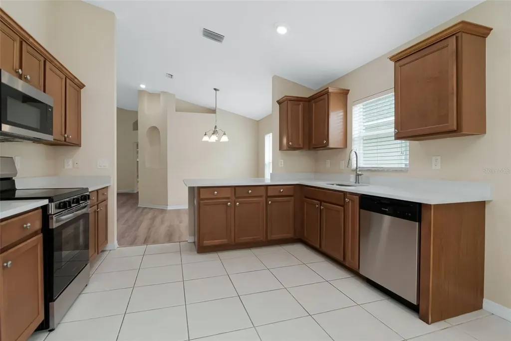 2313 Lawrence Hall Street Ruskin FL 33570