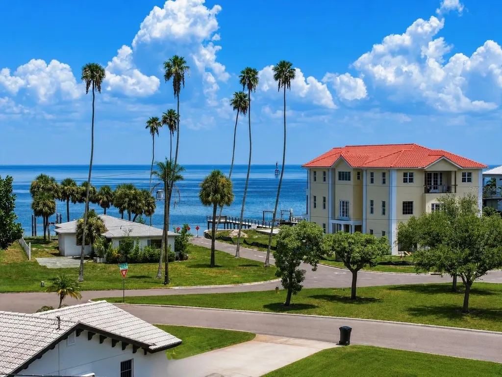 3406 Bayshore Blvd NE St Petersburg FL 33703
