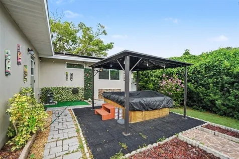 5603 Lown Street N St Petersburg FL 33714