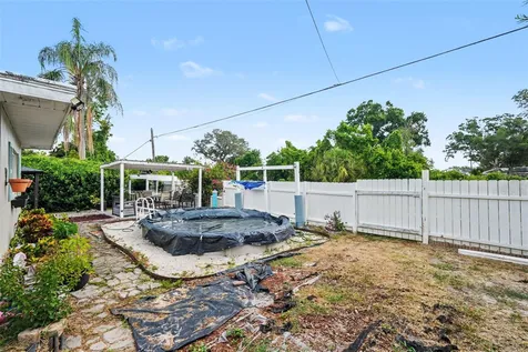 5603 Lown Street N St Petersburg FL 33714