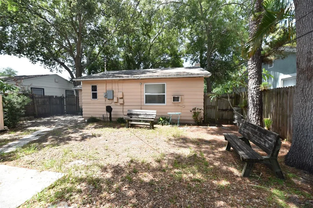 761 51st Avenue N St Petersburg FL 33703