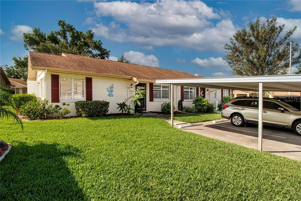 1828 Foxhunt Drive Sun City Center FL 33573