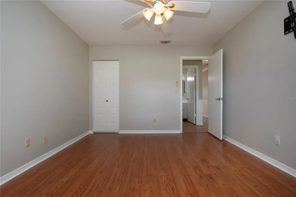 1828 Foxhunt Drive Sun City Center FL 33573