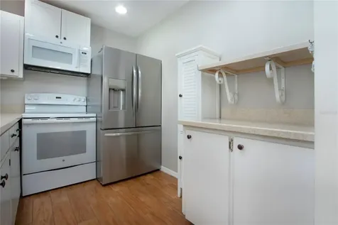 1828 Foxhunt Drive Sun City Center FL 33573