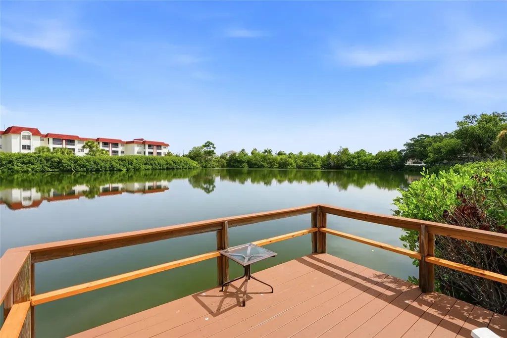 4570 Overlook Drive NE St Petersburg FL 33703