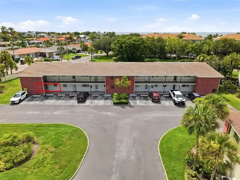4570 Overlook Drive NE St Petersburg FL 33703