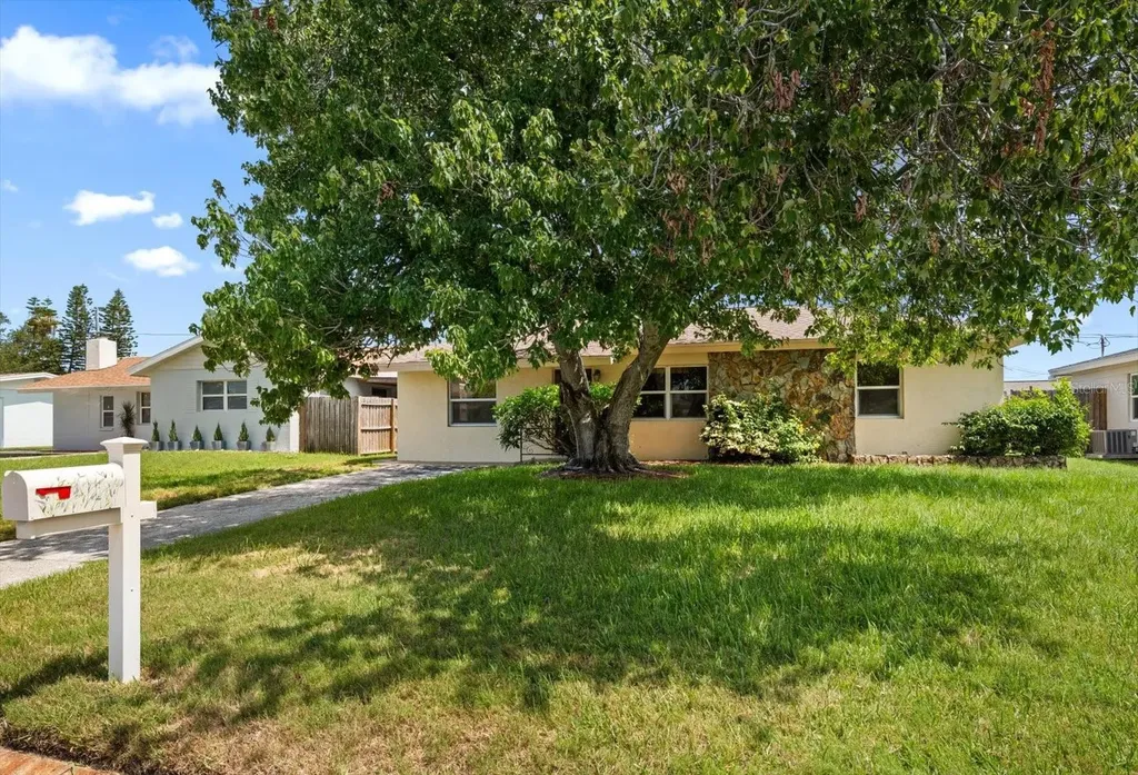 8357 75th Avenue Seminole FL 33777