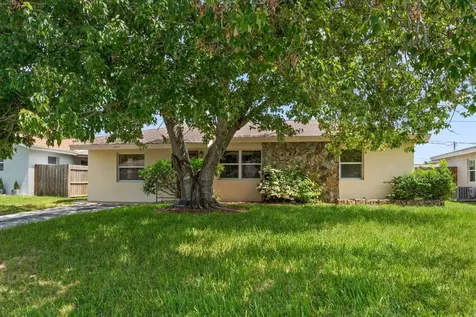 8357 75th Avenue Seminole FL 33777