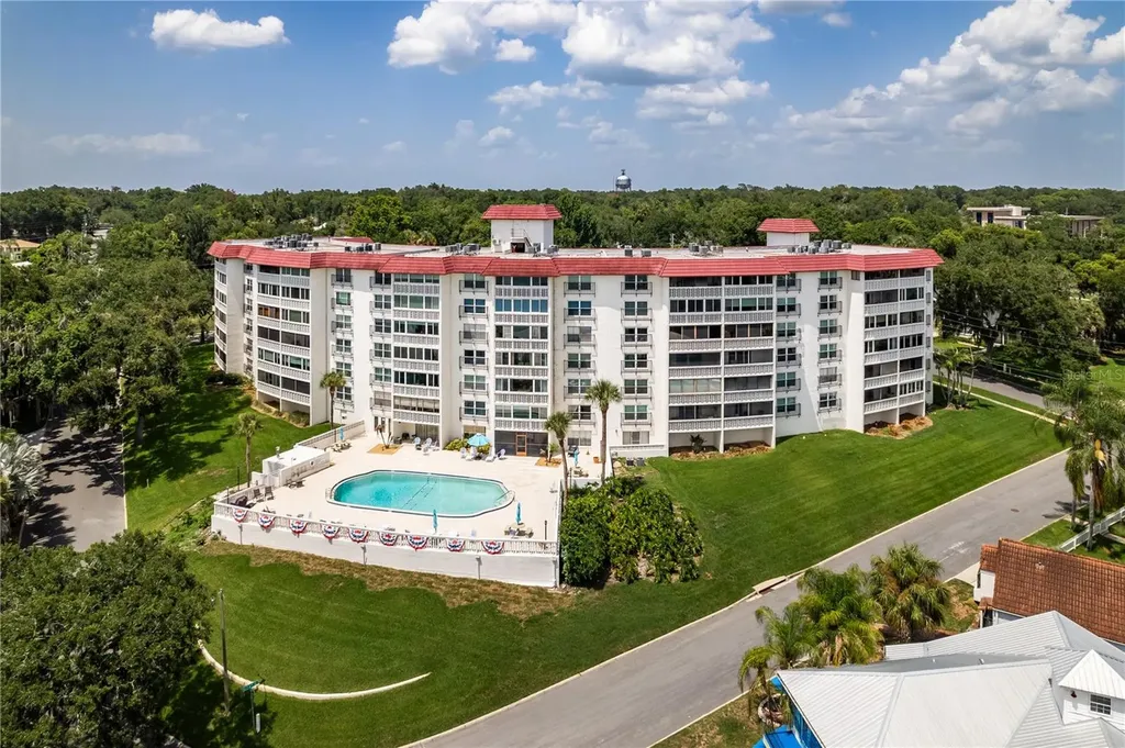 601 N Mcdonald Street Mount Dora FL 32757