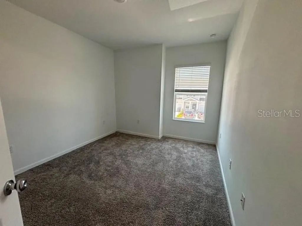 2533 Skyline Loop Kissimmee FL 34758