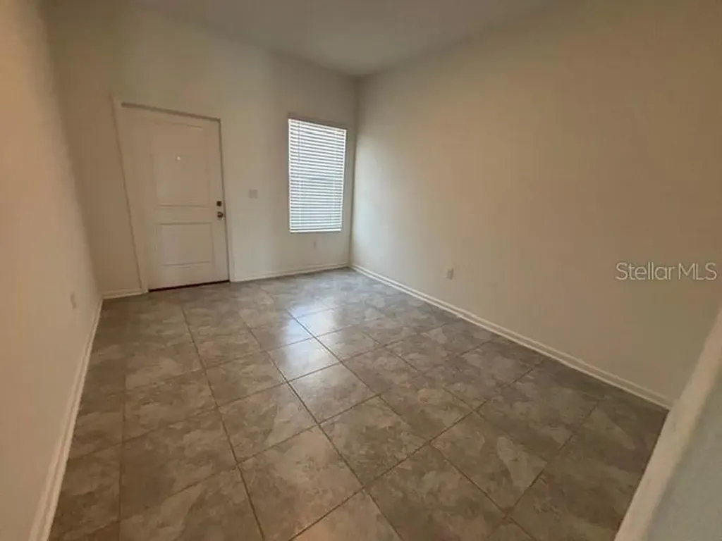 2533 Skyline Loop Kissimmee FL 34758