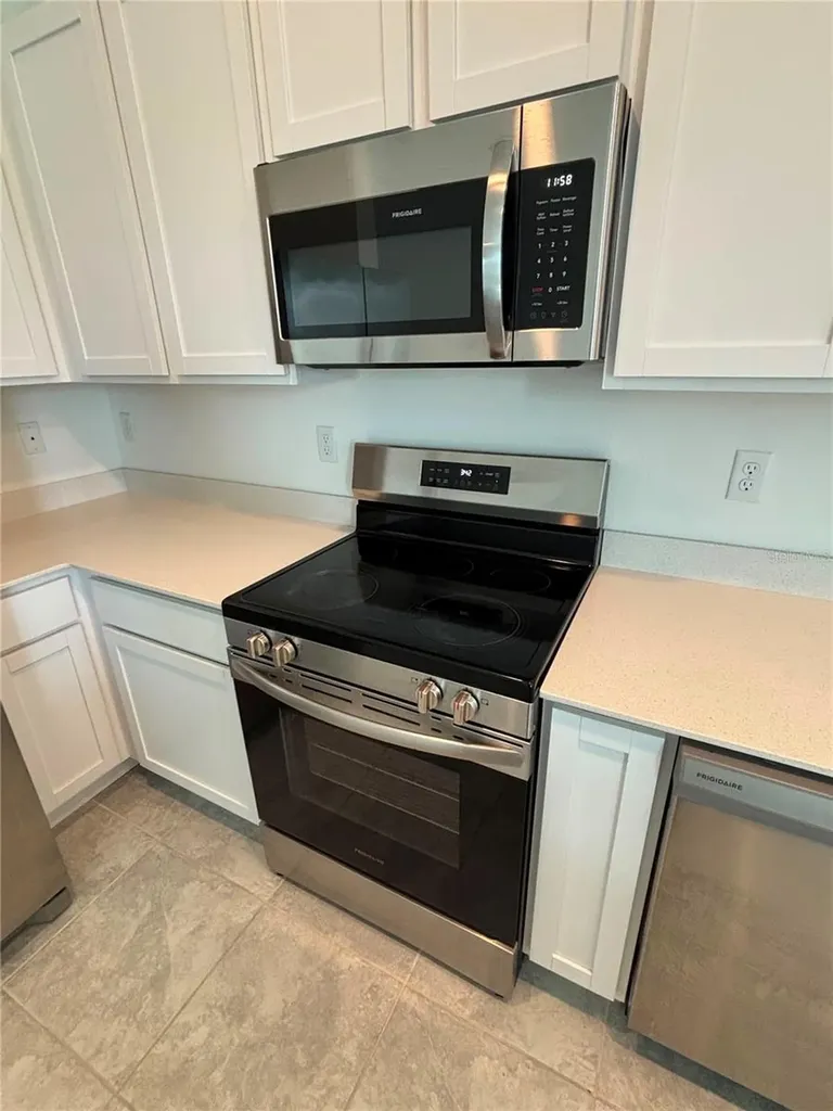 2533 Skyline Loop Kissimmee FL 34758