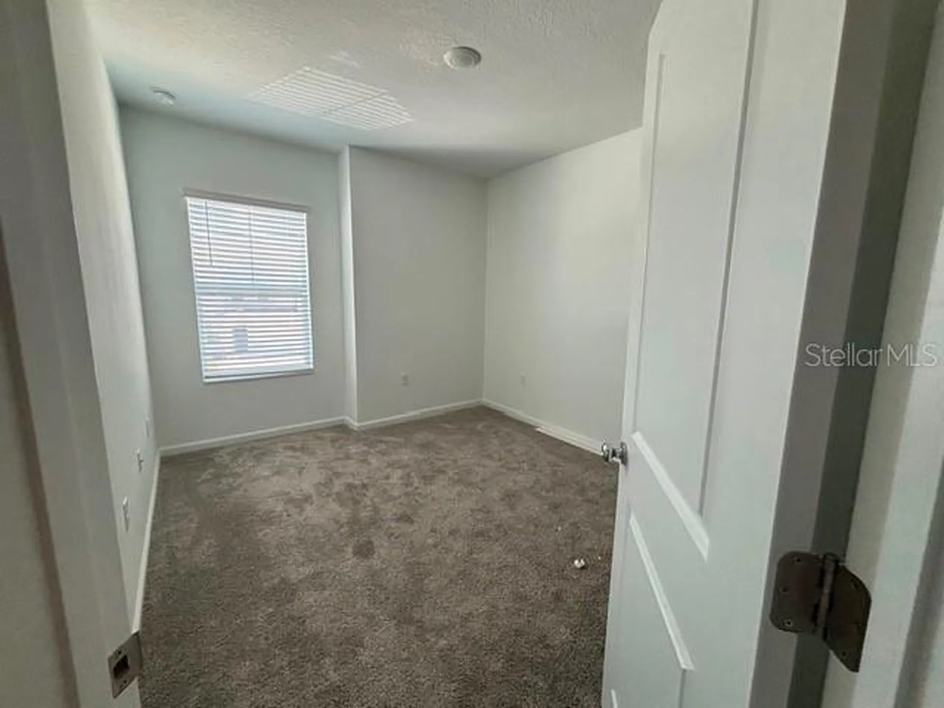 2533 Skyline Loop Kissimmee FL 34758