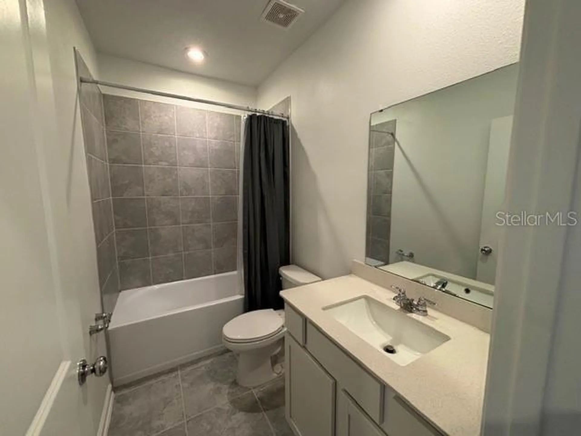 2533 Skyline Loop Kissimmee FL 34758