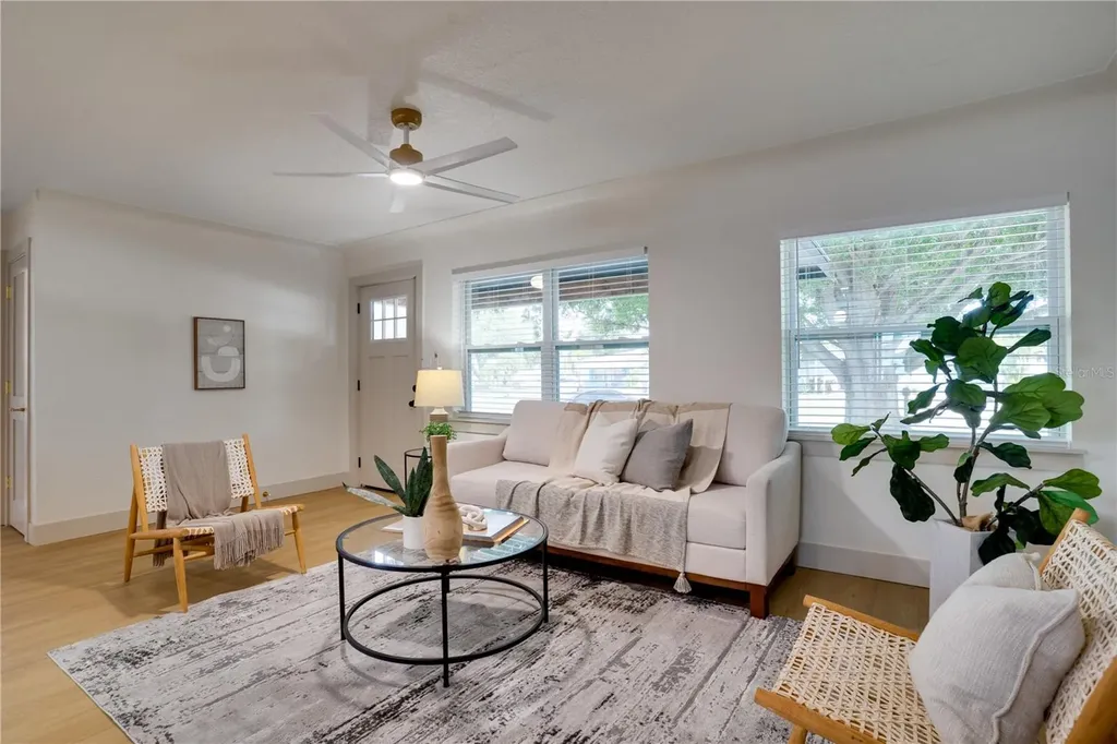 4319 15th Avenue N St Petersburg FL 33713