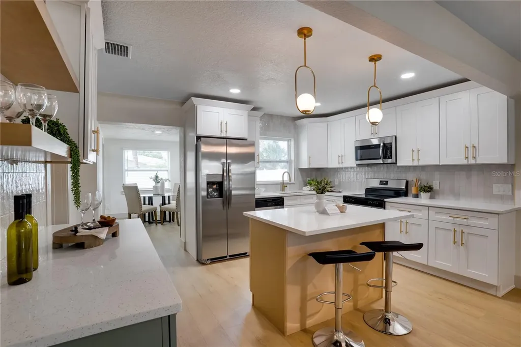 4319 15th Avenue N St Petersburg FL 33713