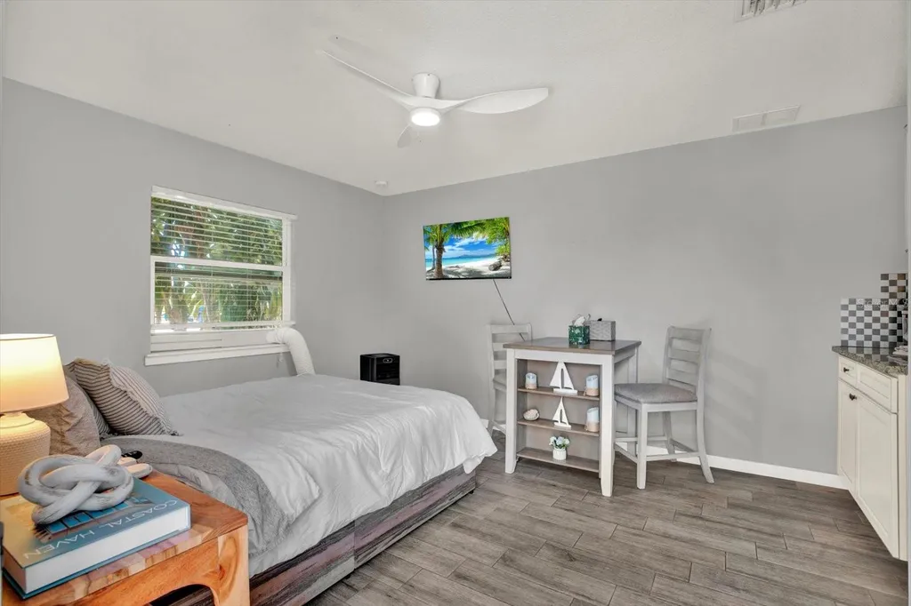 2011 Outer Drive Sarasota FL 34231