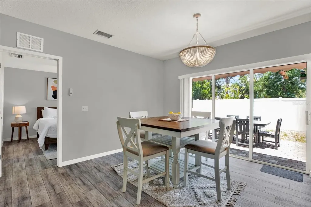 2011 Outer Drive Sarasota FL 34231
