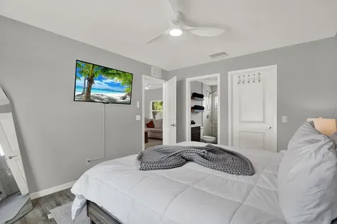 2011 Outer Drive Sarasota FL 34231