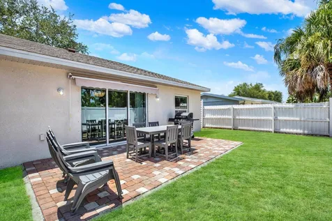 2011 Outer Drive Sarasota FL 34231