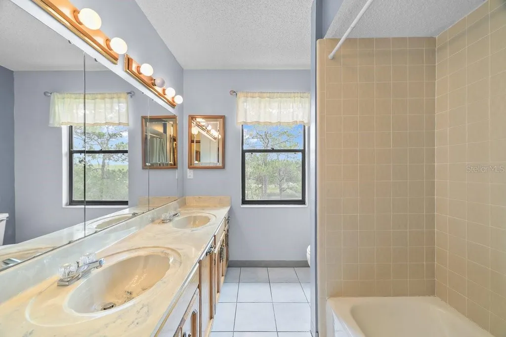 251 Cue Lake Drive Hawthorne FL 32640