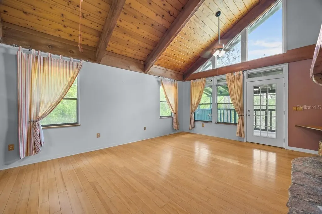 251 Cue Lake Drive Hawthorne FL 32640