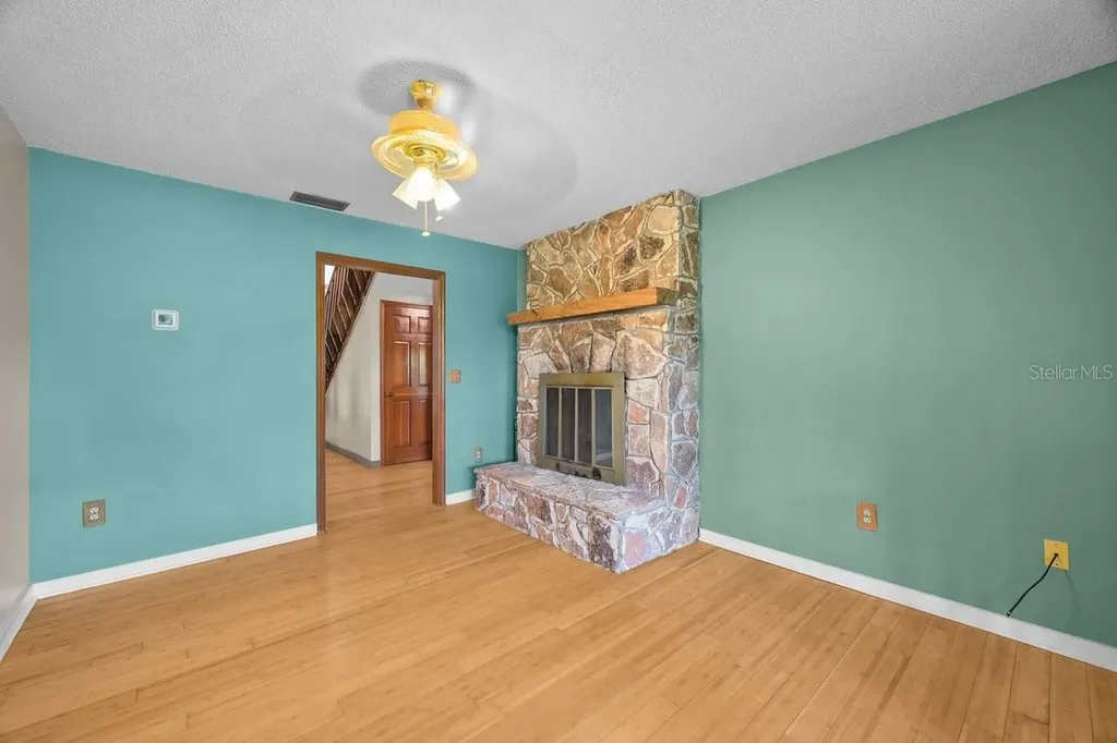 251 Cue Lake Drive Hawthorne FL 32640