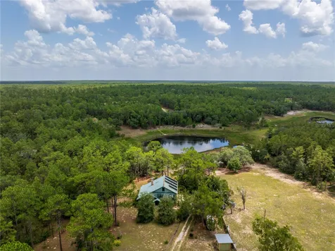 251 Cue Lake Drive Hawthorne FL 32640