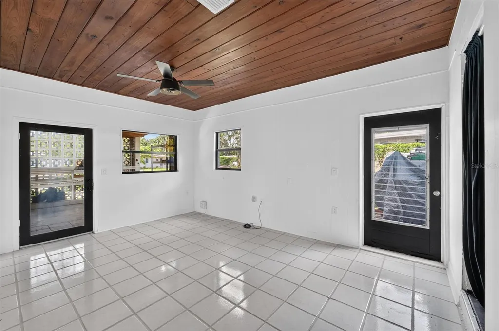 408 Berwick Avenue Tampa FL 33617