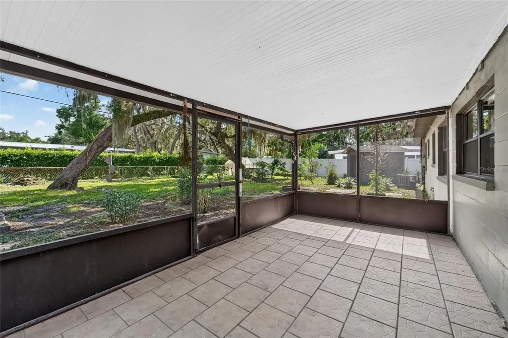 408 Berwick Avenue Tampa FL 33617